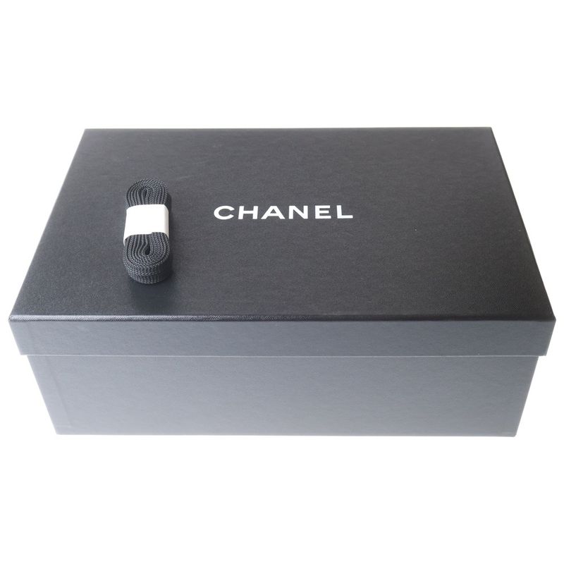 Chanel CC Logo Calf Leather Sneakers Black