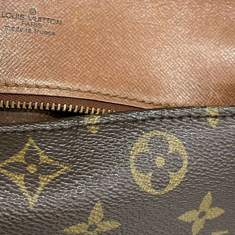 Louis Vuitton Shoulder Bag Monogram Cite MM Brown T-Shirt