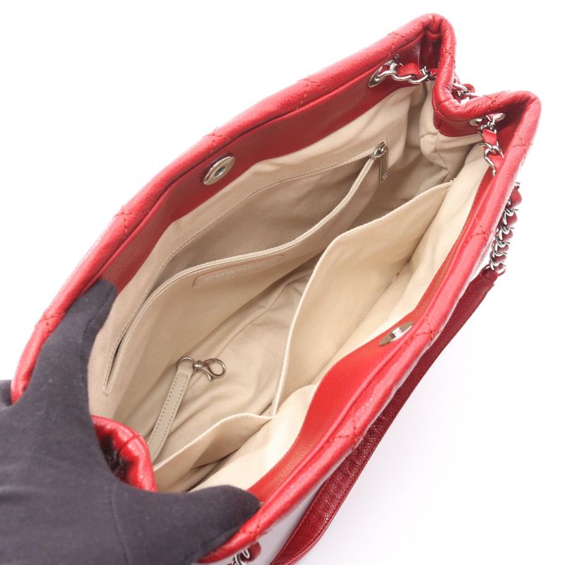 Chanel Tote Quilted Red Leather CC Logo Chainto