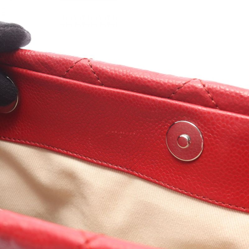 Chanel Tote Quilted Red Leather CC Logo Chainto