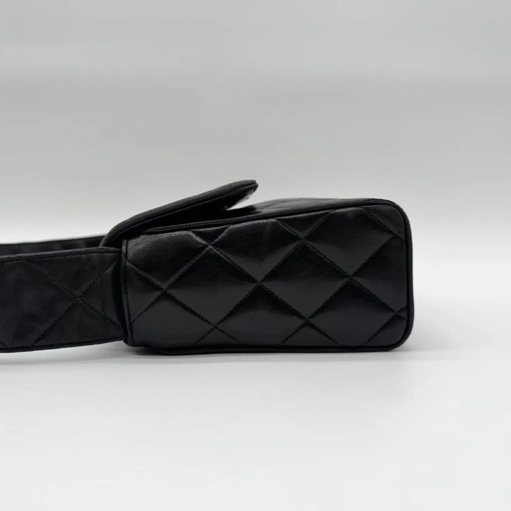 Chanel Shoulder Bag Lambskin Quilted CC Logo Black Leather — view 4