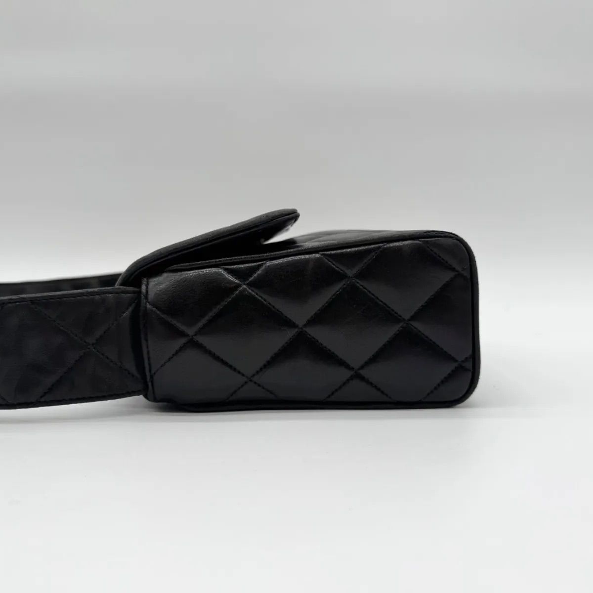 Chanel Shoulder Bag Lambskin Quilted CC Logo Black Leather — view 4