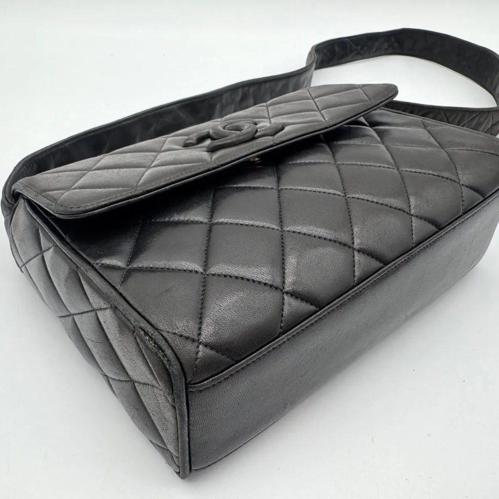 Chanel Shoulder Bag Lambskin Quilted CC Logo Black Leather — view 7