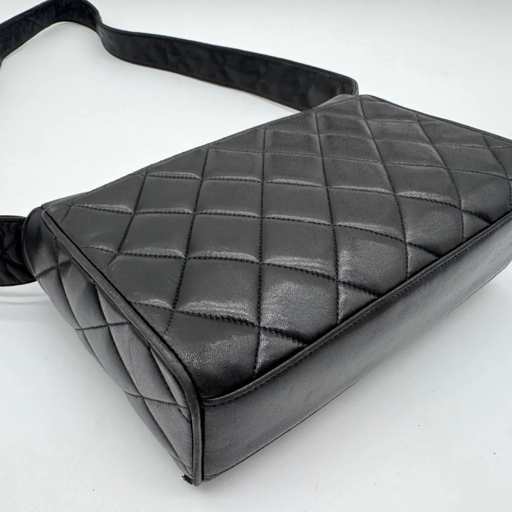 Chanel Shoulder Bag Lambskin Quilted CC Logo Black Leather — view 9