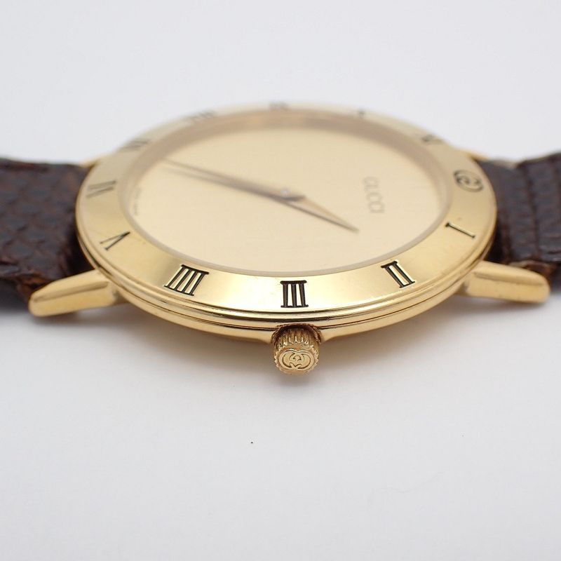 Gucci Round Watch Leather
