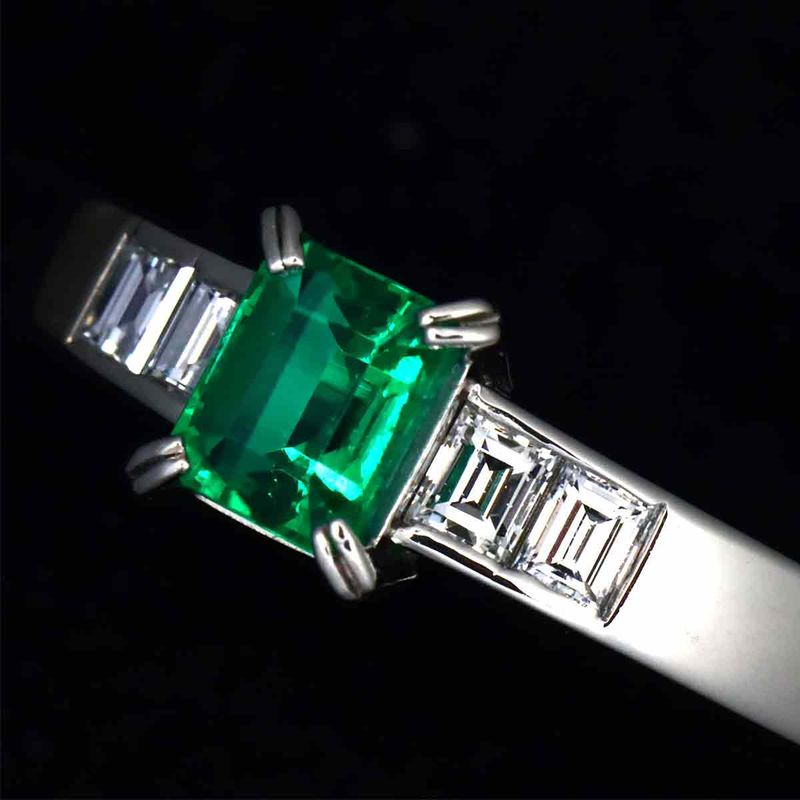 Dior Ring Emerald Diamond