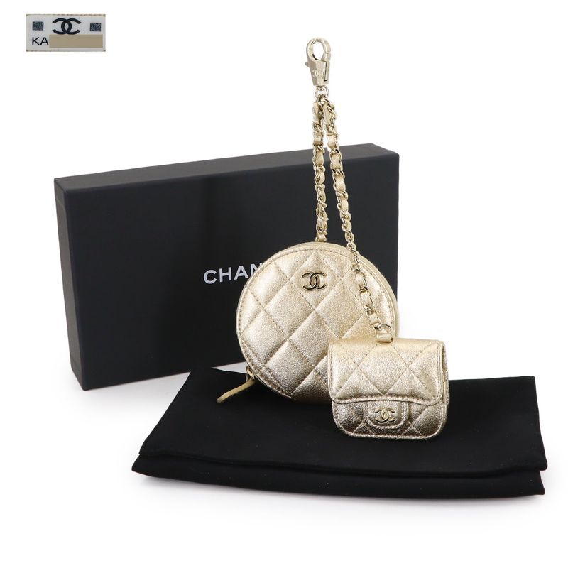 Chanel Quilted Coin Case Airpods Pro Leather Metallic