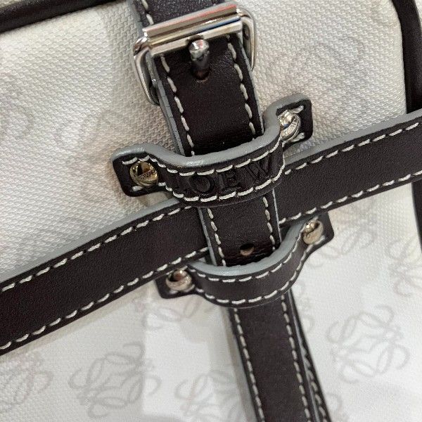 Loewe Repeat Anagram White Bag Handbag — view 7