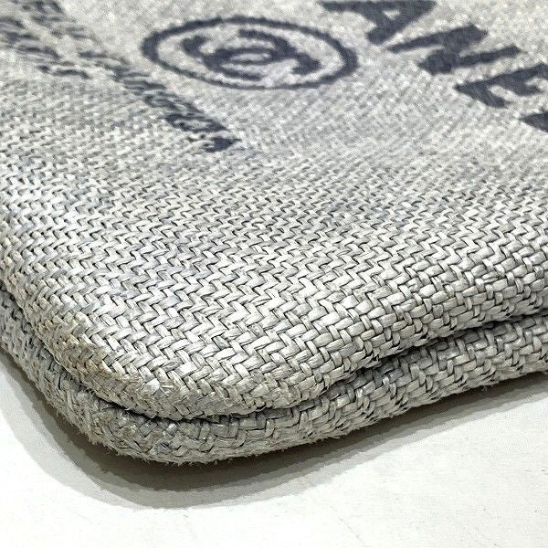 Chanel Deauville Pouch Raffia Light Gray — view 9