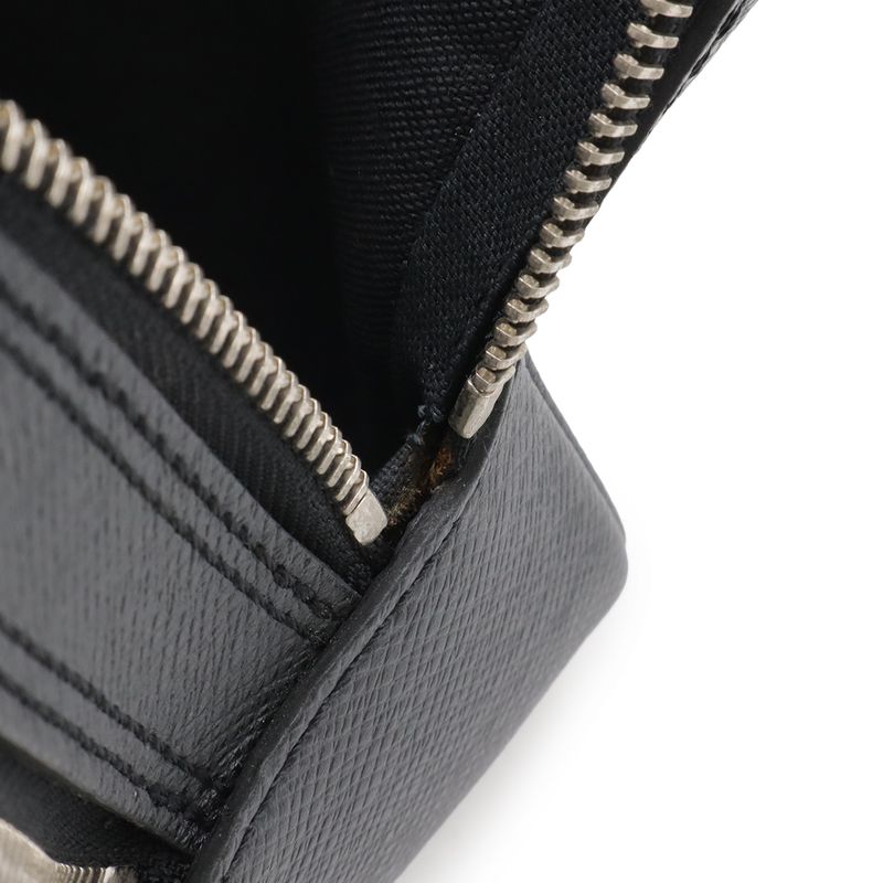 Louis Vuitton Taiga Pavel Clutch Leather Ardoise Black Silver