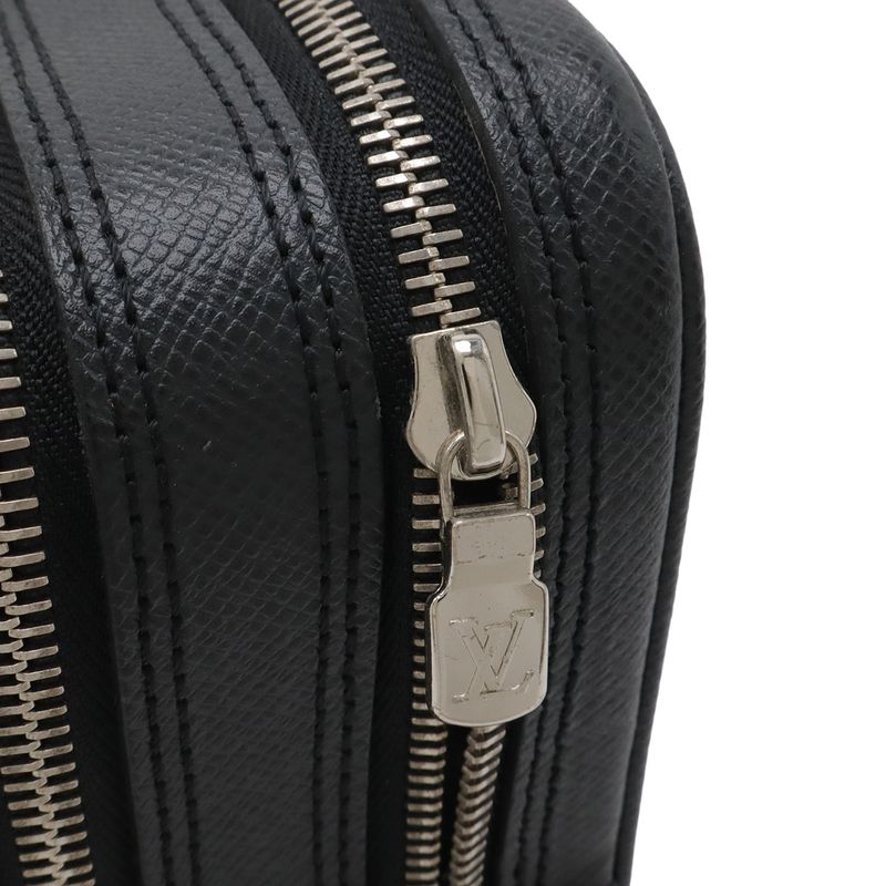 Louis Vuitton Taiga Pavel Clutch Leather Ardoise Black Silver