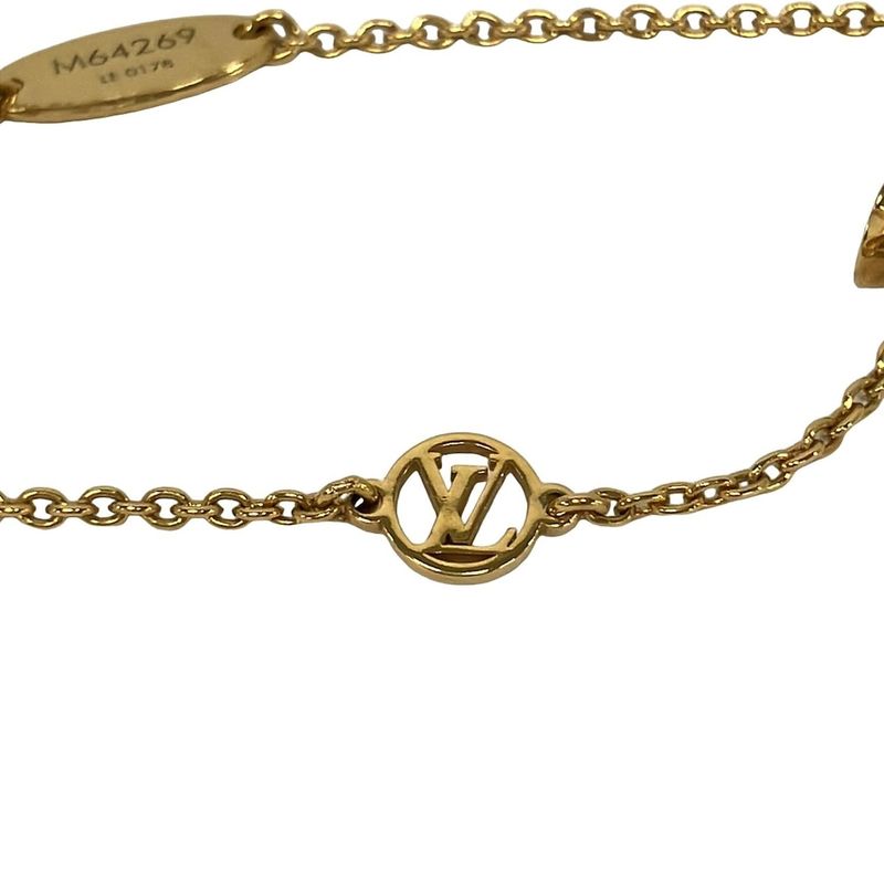Louis Vuitton Bracelet Essential Guilloche Gold