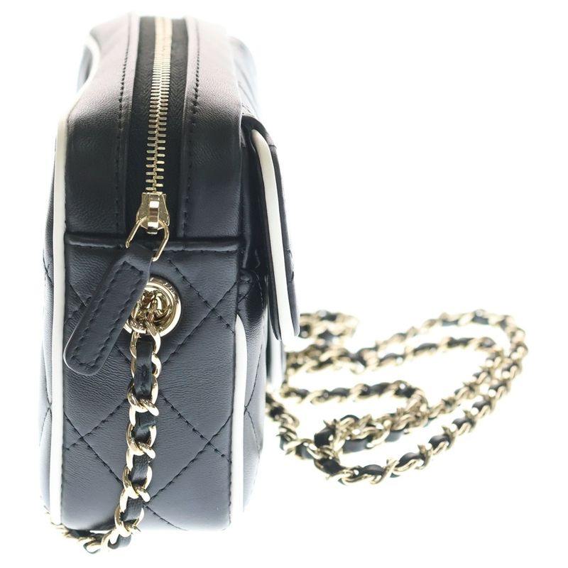 Chanel Quilted Lambskin Leather CC Logo Chain Shoulder Bag Gold