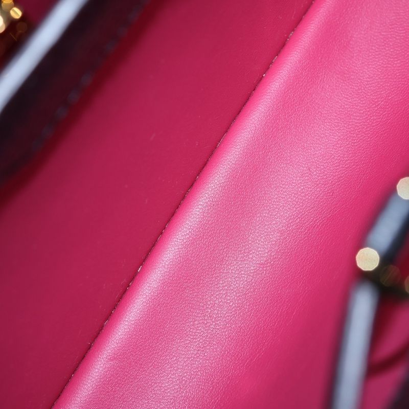 Louis Vuitton Capucines BB Taurillon 2-Way Mini Shoulder Bag