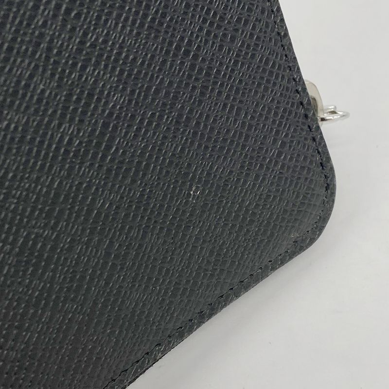 Louis Vuitton Wallet Taiga Zippy Vertical Noir Black