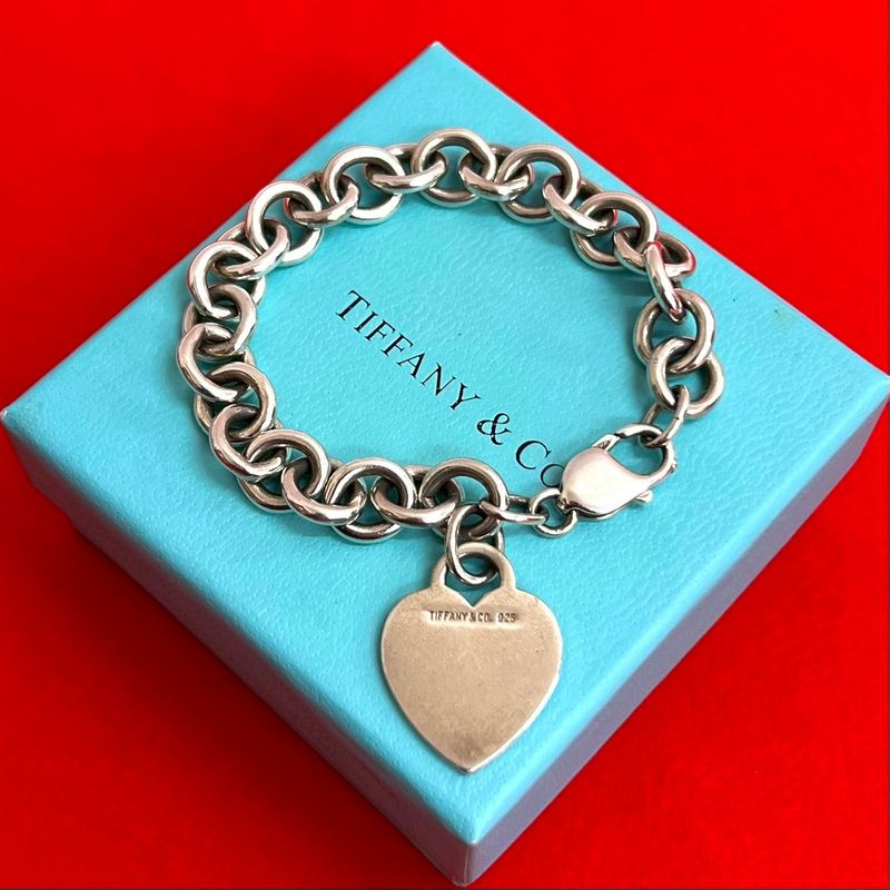 Tiffany & Co Heart Tag Bracelet Log