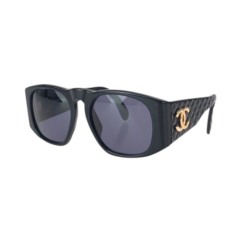 Chanel Vintage Quilted CC Logo Black Gold Plastic Metal