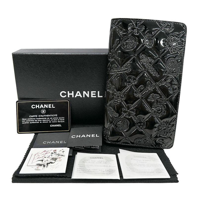 Chanel Wallet Icon Enamel Black Silver