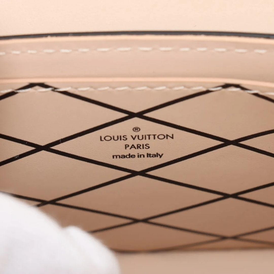 Louis Vuitton Portefeuille Trunk Epi Blue Shoulder Bag — view 7