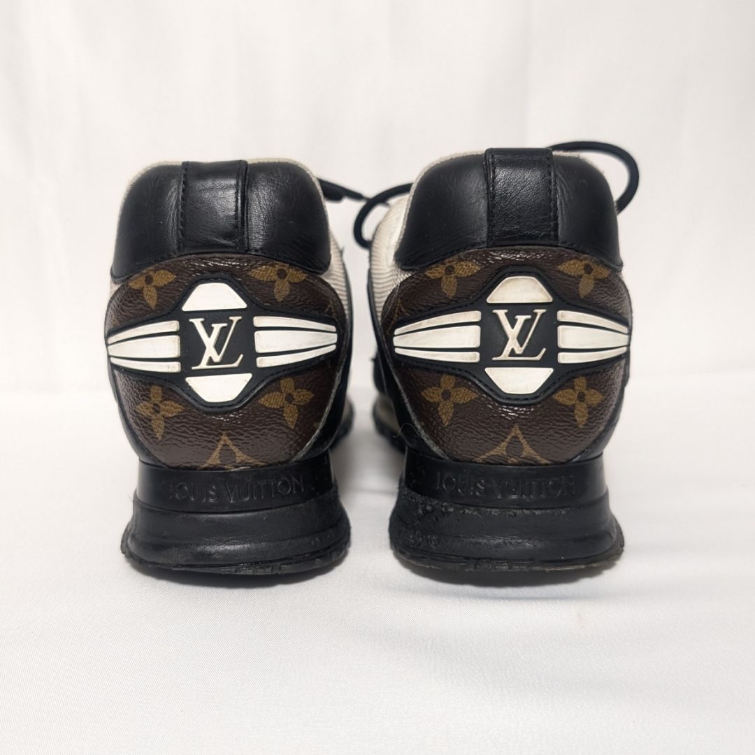 Louis Vuitton Sneakers Run Away — view 4