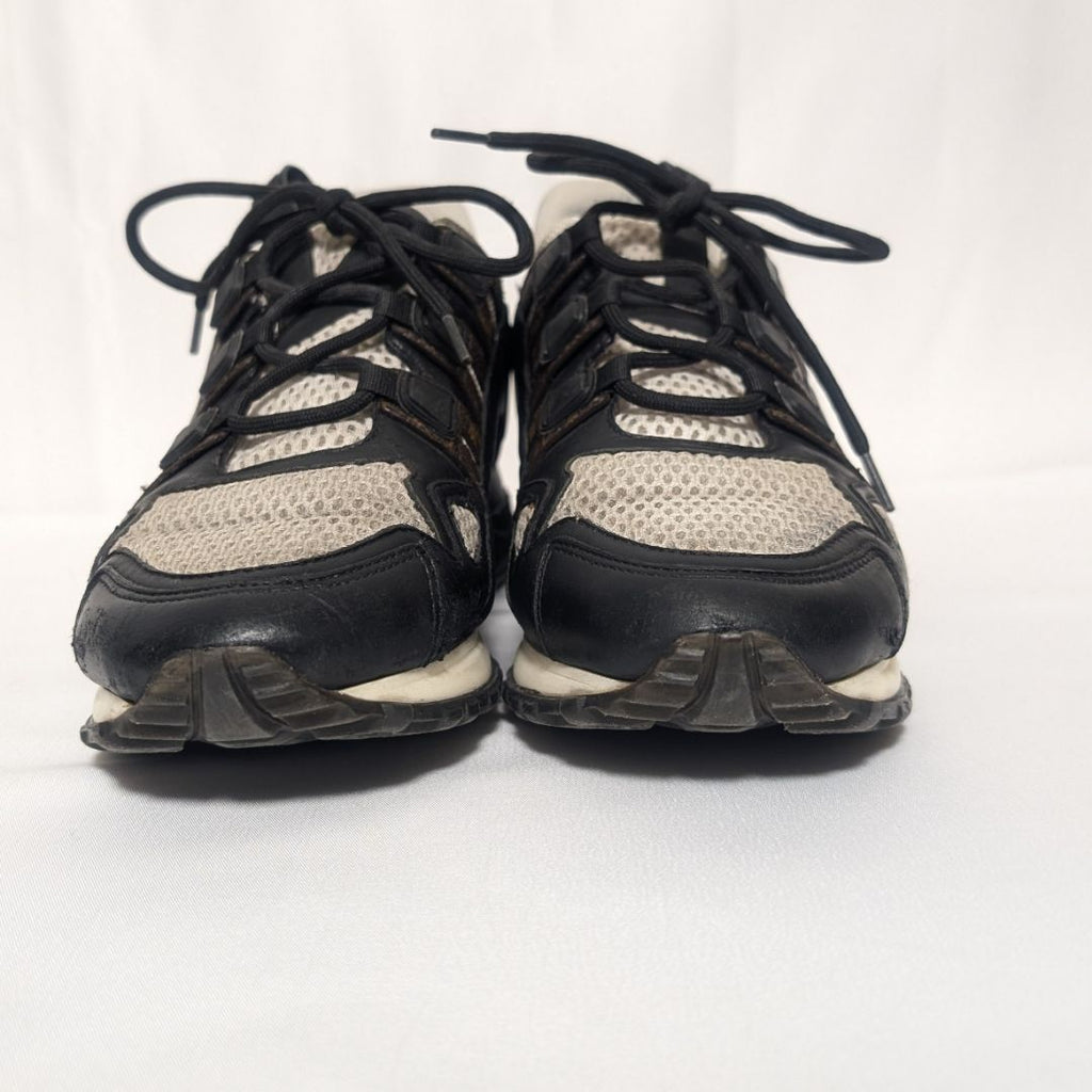 Louis Vuitton Sneakers Run Away — view 3