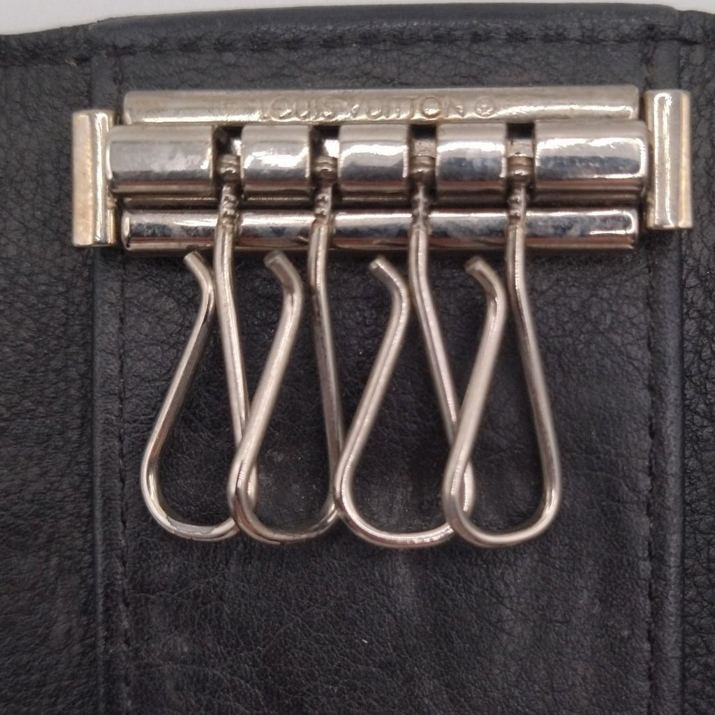 Louis Vuitton Key Case Multicles 4 Mahina Noir Black Key Holder — view 7