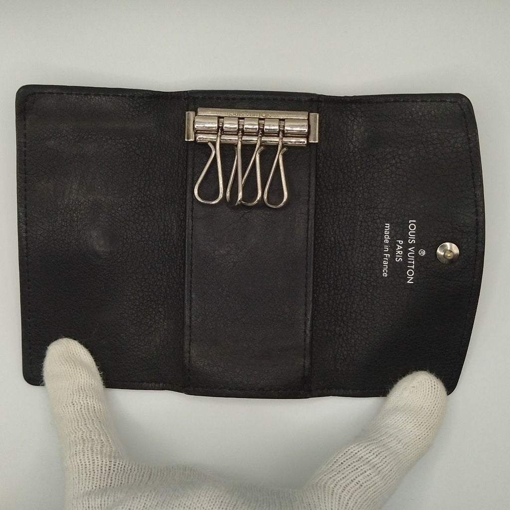 Louis Vuitton Key Case Multicles 4 Mahina Noir Black Key Holder — view 5
