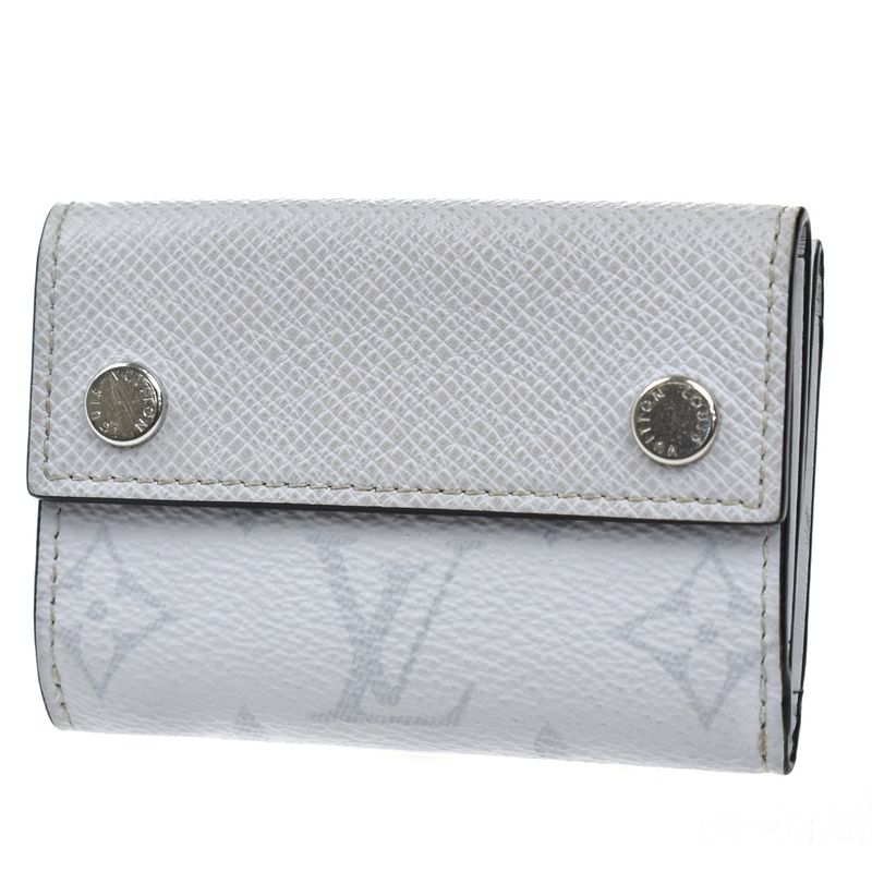 Louis Vuitton Discovery Compact Wallet Taigarama White Leather