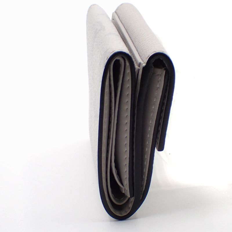 Louis Vuitton Discovery Compact Wallet Taigarama White Leather