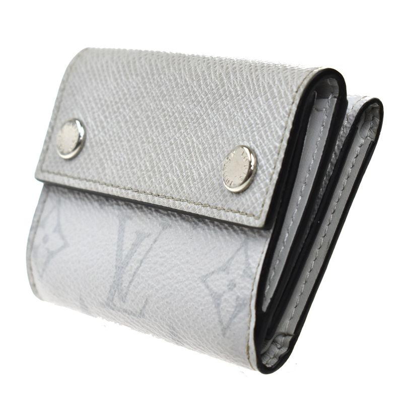 Louis Vuitton Discovery Compact Wallet Taigarama White Leather