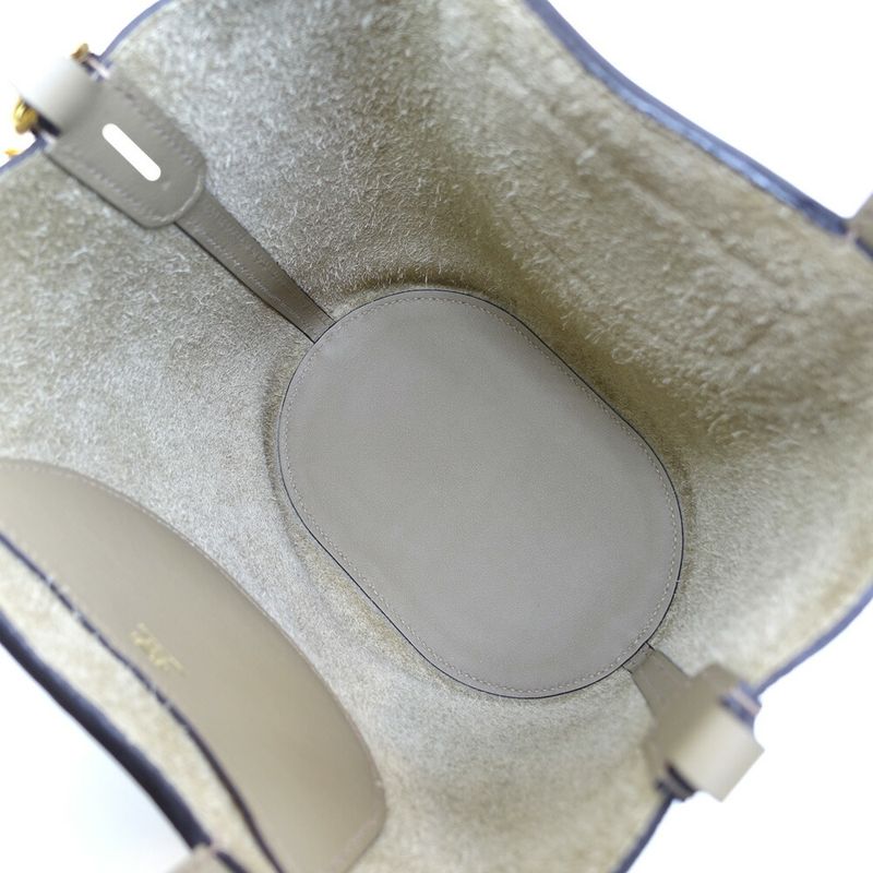 Hermes in the Loop 18 Manufactured Taurillon Clemence Handbag