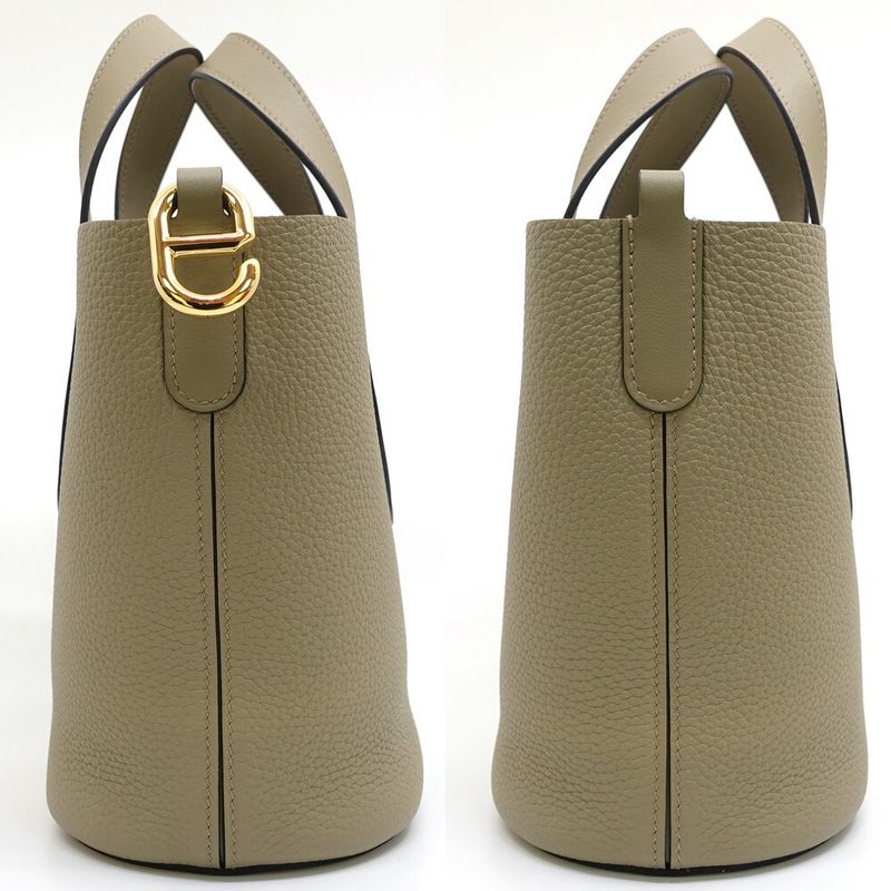 Hermes in the Loop 18 Manufactured Taurillon Clemence Handbag