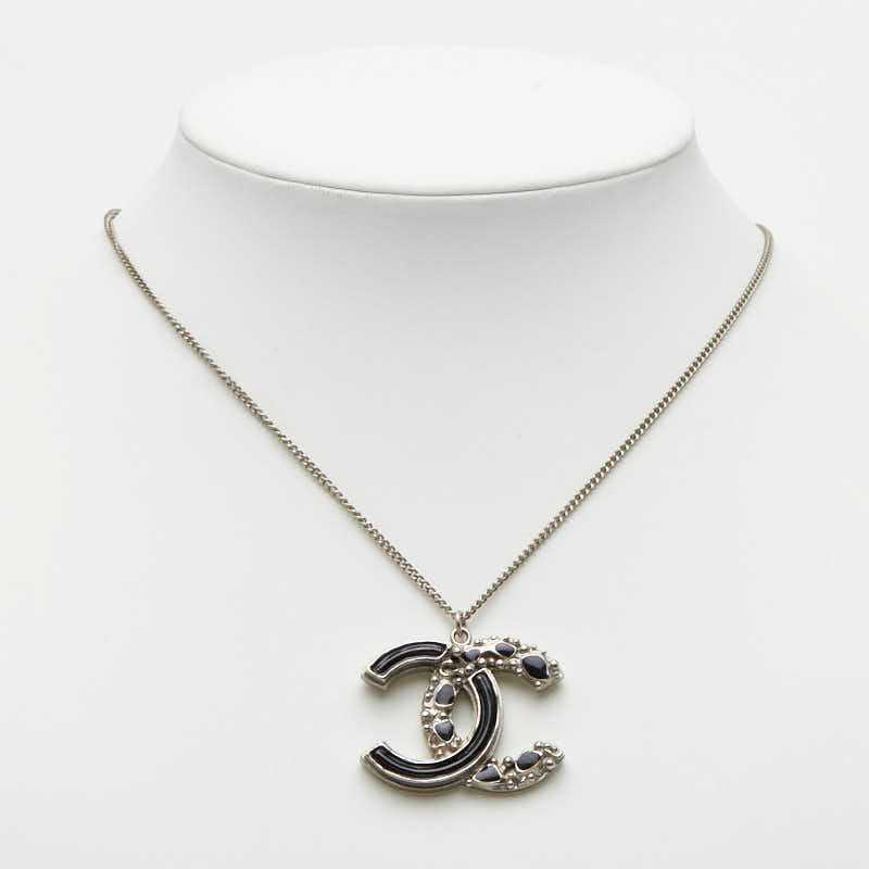Chanel CC Logo Silver Black Metal Enamel Necklace