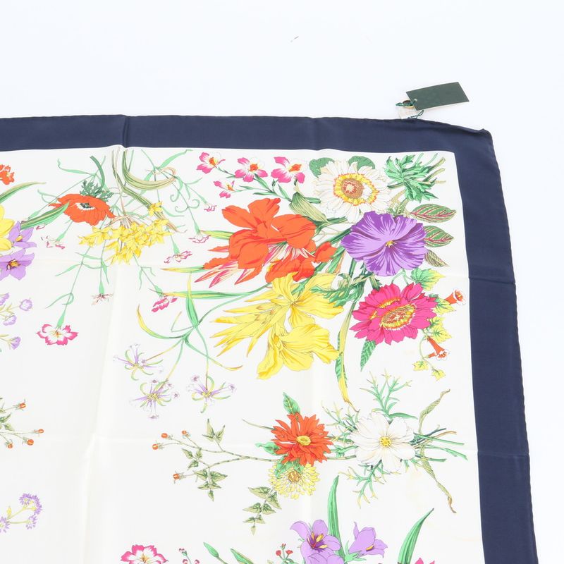 Gucci Silk Scarf Floral Flower Pattern