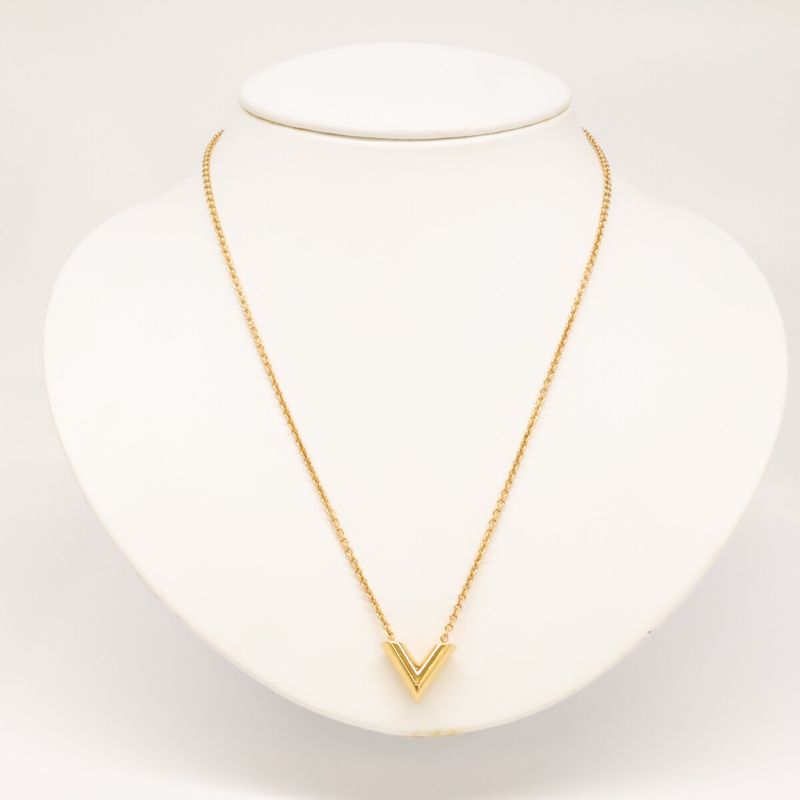 Louis Vuitton Pendant Gold