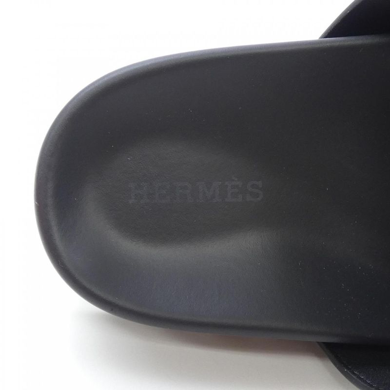 Hermes Chypre Sandals Calfskin Black