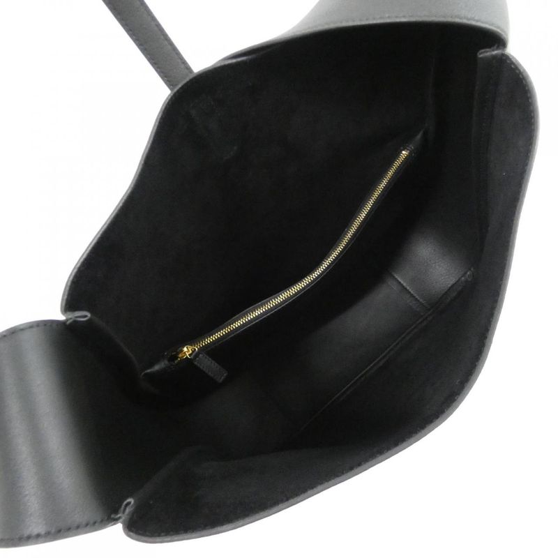 Saint Laurent le 5 a 7 Large Aaauq Shoulder Bag
