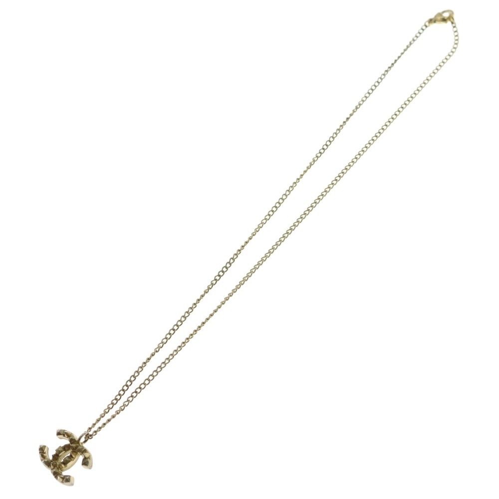 Chanel CC Logo Necklace Gold Plated — view 2