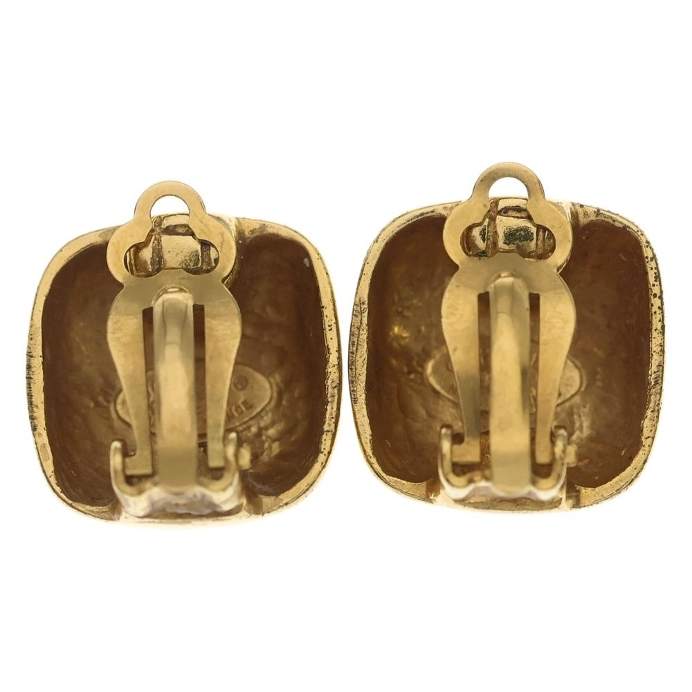 Chanel CC Logo Earrings Gold — view 2