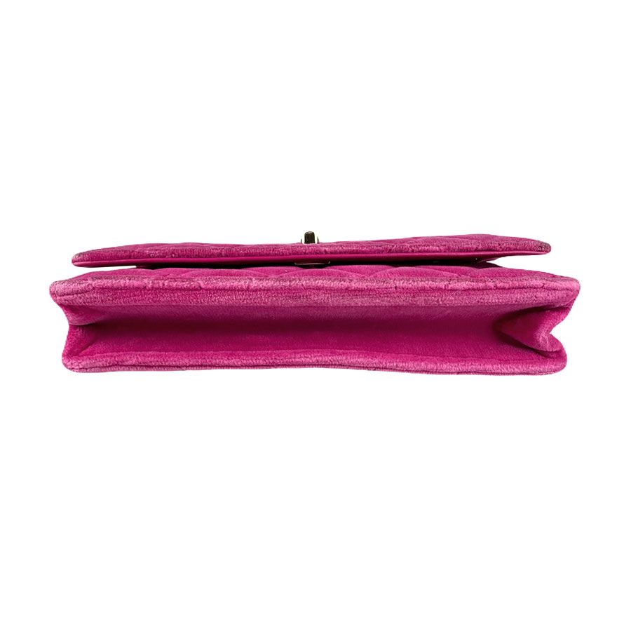 Chanel Chain Wallet Velvet Pink — view 4