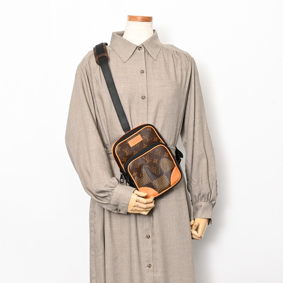 Louis Vuitton Shoulder Bag Amazon Ring — view 8