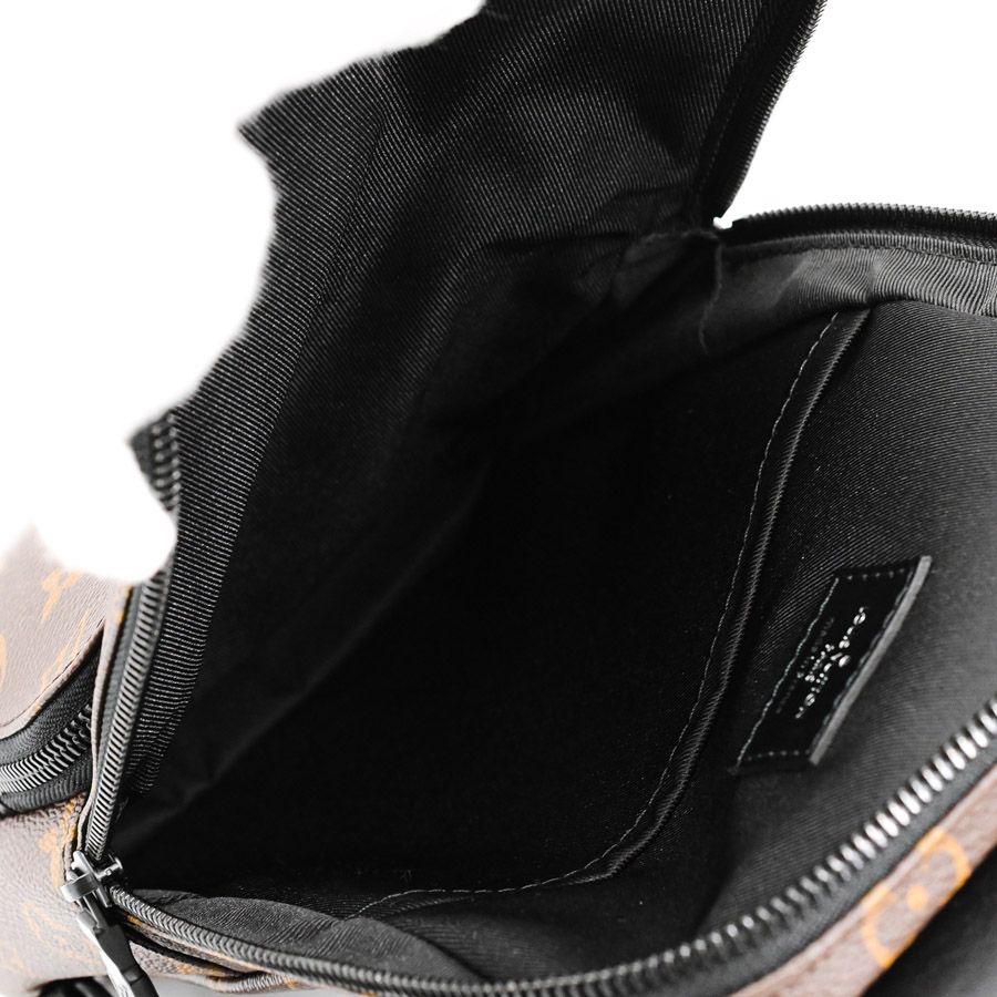Louis Vuitton Belt Bag Avenue — view 4
