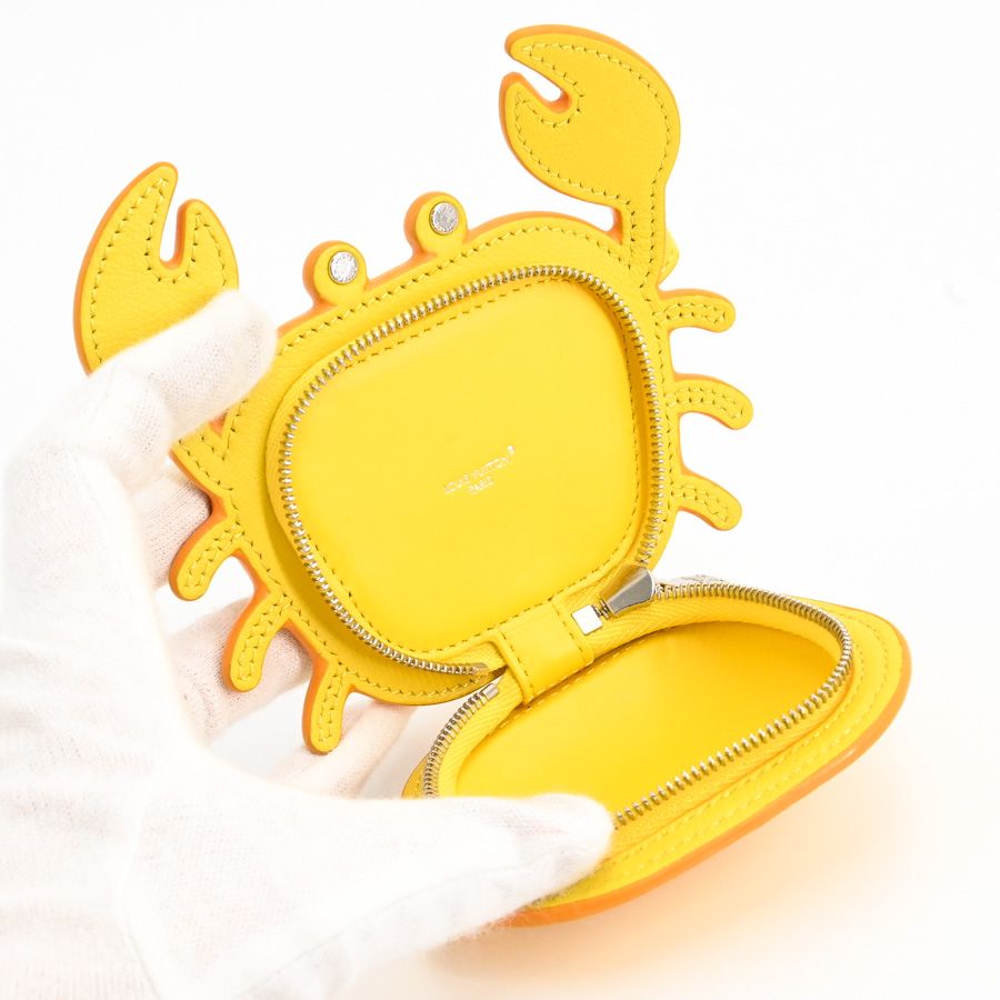 Louis Vuitton Charm LV Club Jaune — view 4