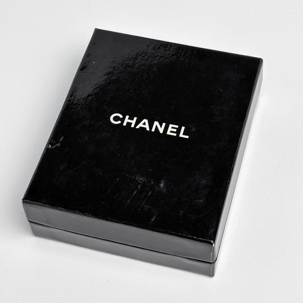 Chanel CC Logo Faux Pearl Necklace Gold Plated — view 8