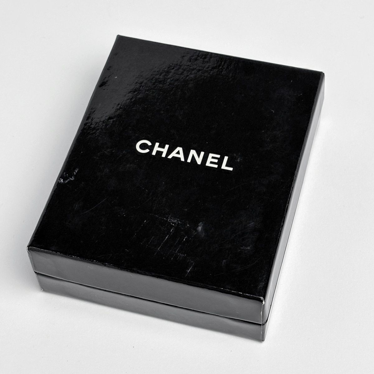 Chanel CC Logo Faux Pearl Necklace Gold Plated — view 8