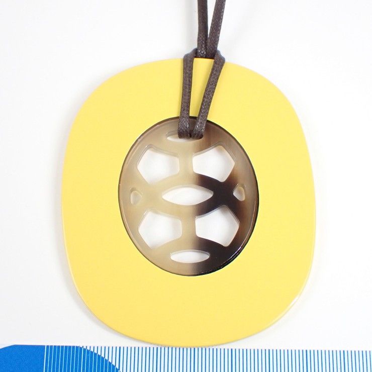 Hermes Necklace Lift GM Jaune Brown Buffalo Horn — view 2