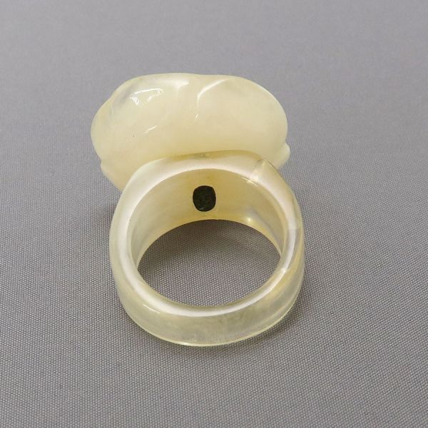 Chanel Ring White — view 4