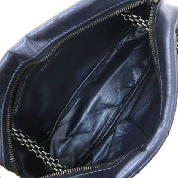 Chanel Quilted Handbag Blue Navy — view 2