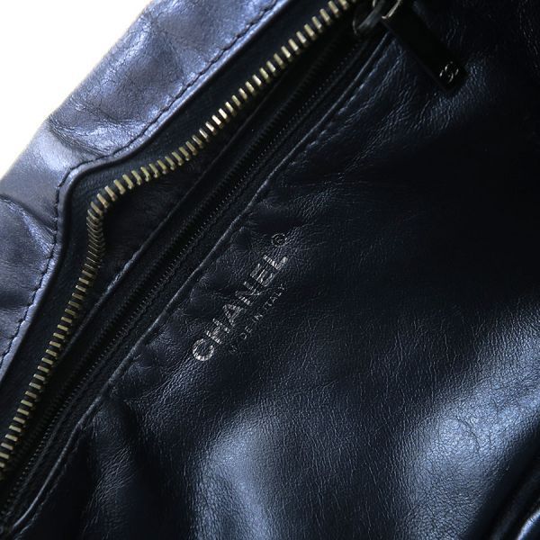 Chanel Quilted Handbag Blue Navy — view 7