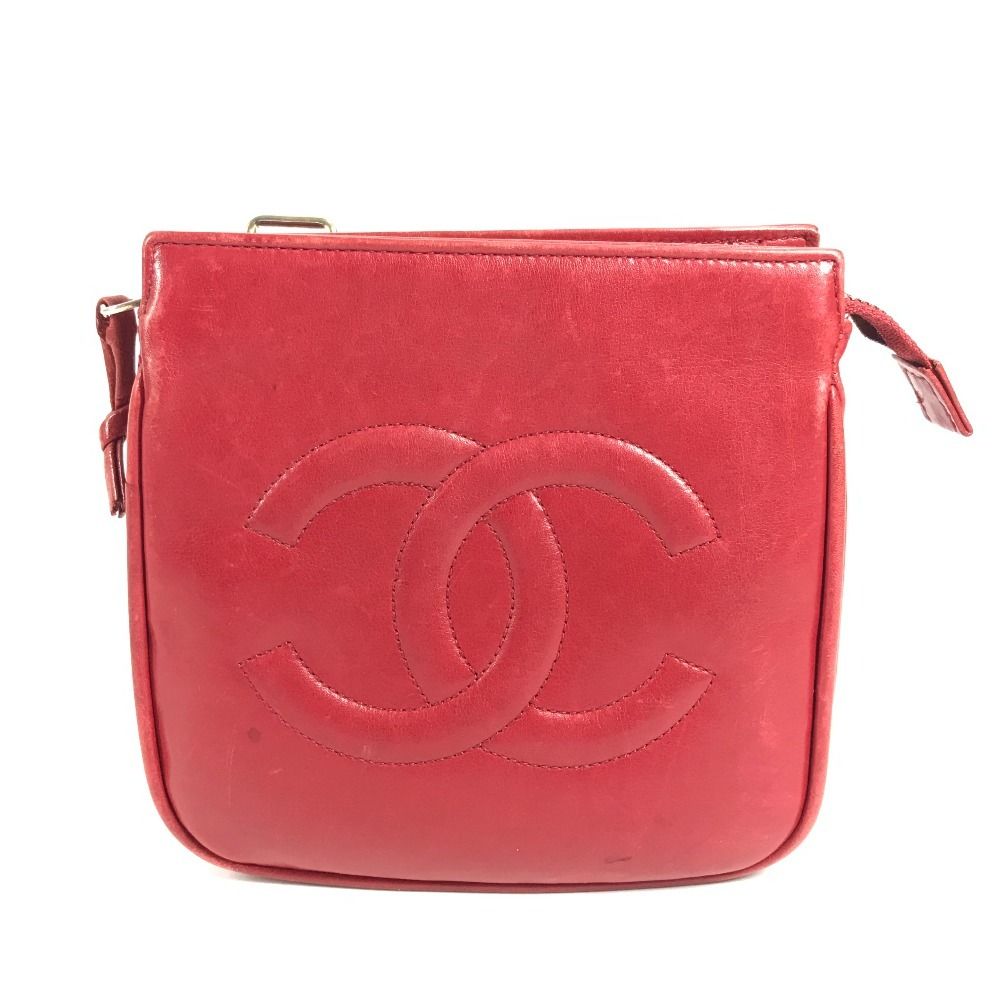 Chanel Waist Bag Big CC Logo Leather Red — view 2